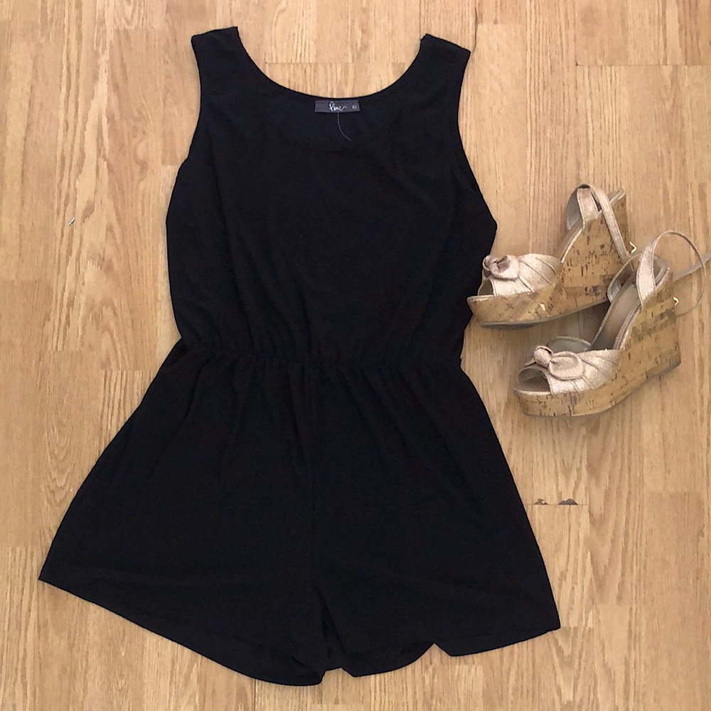 Juniors' Loose Black Romper L